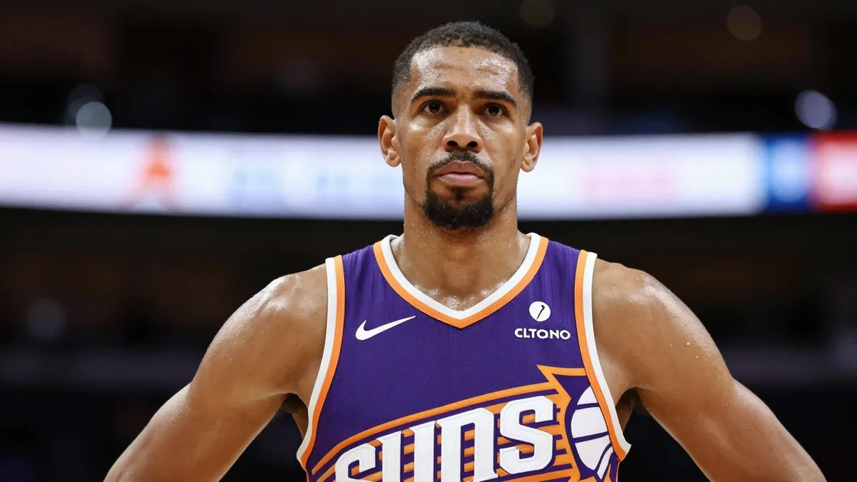 Track which former Phoenix Suns stars remain unsigned in NBA free agency, as the team looks to rebound after a 5-game...