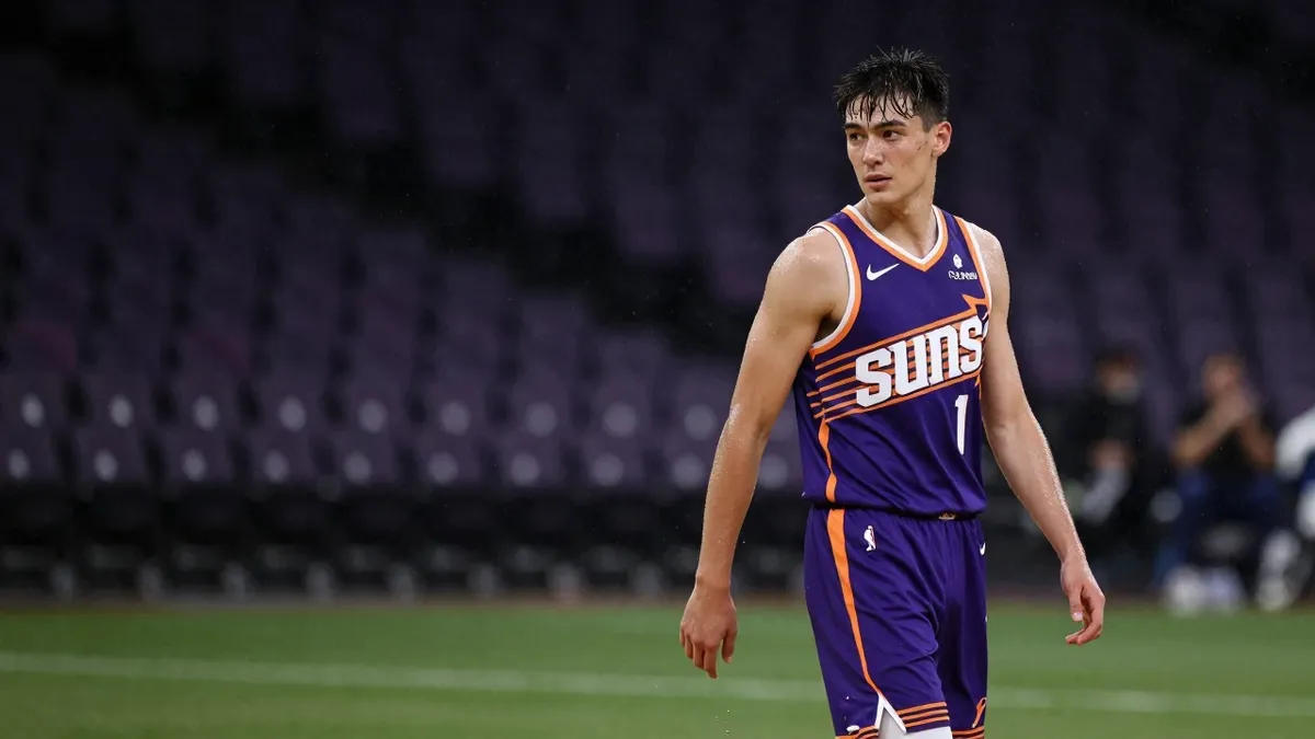 Phoenix Suns face Thunder after Booker's record 43-point home opener win